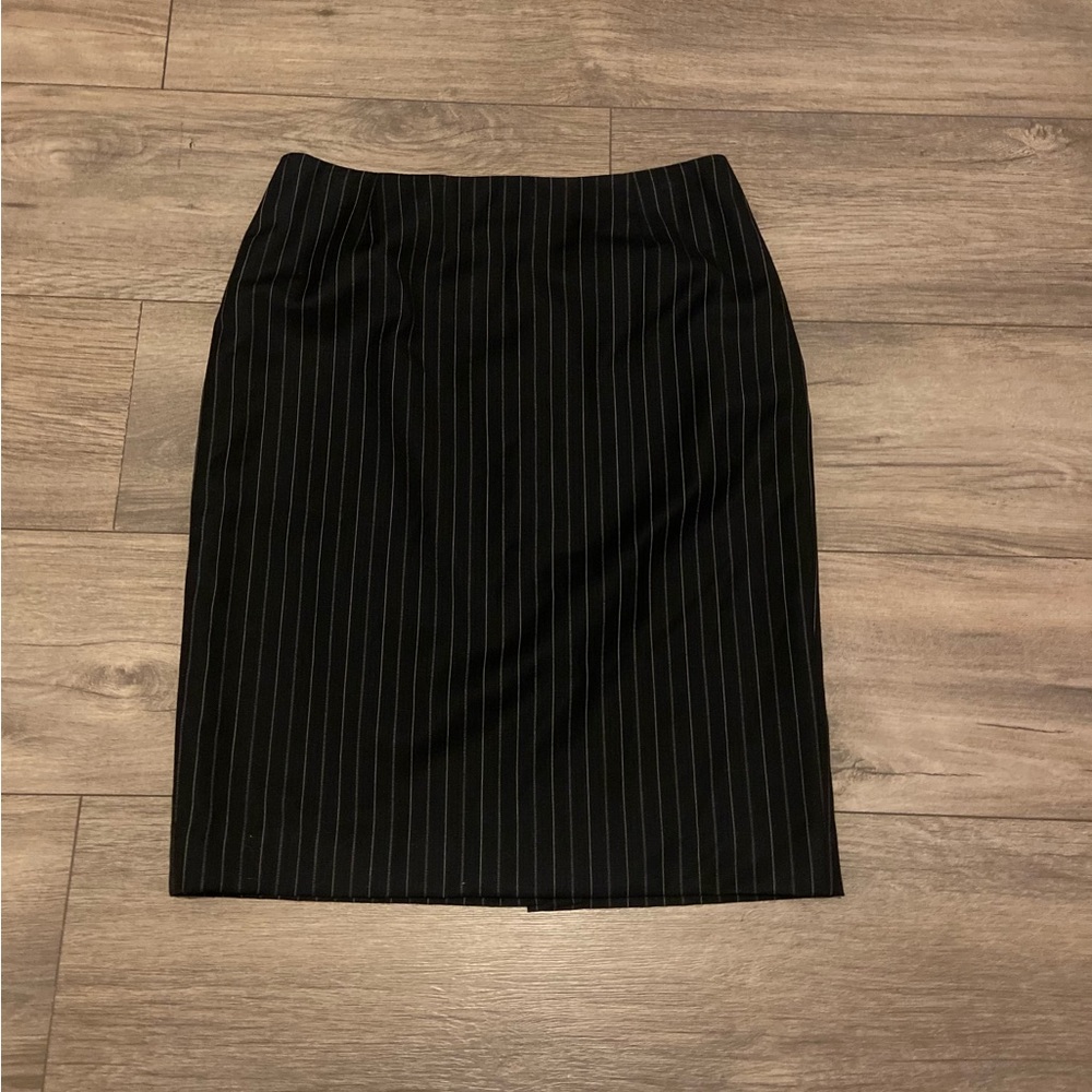Casual Corner Black Pinstripe Pencil Skirt - Regular Size 6 Knee Length